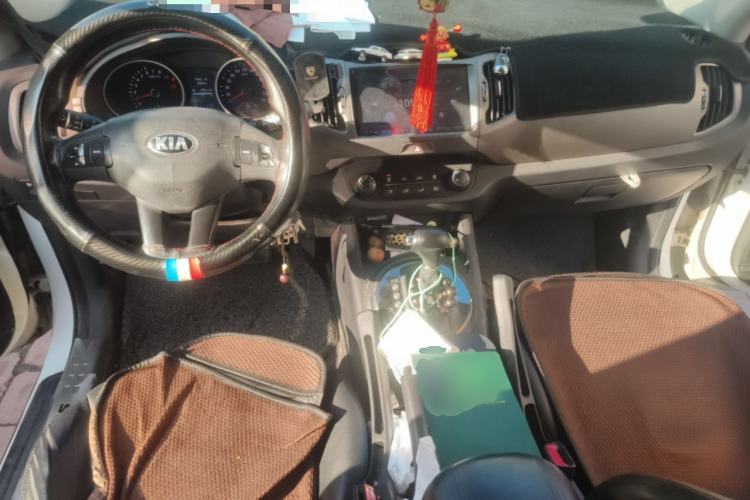 Used Kia Sportage R 2016 2.0L Automatic Two-Wheel Drive GL Center Console