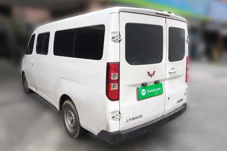 Used Wuling Yangguang 2024 300KM Comfort Version Passenger Van 75kW Rear Left 45 Deg