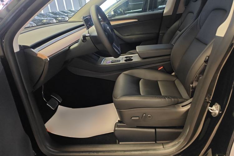 Used Tesla Model Y 2021 Standard Range Rear-Wheel Drive Version