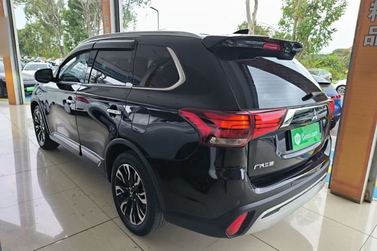 Used Mitsubishi Outlander 2020 2.4L 4x4 Zhi Xiang Edition 7-Seater
