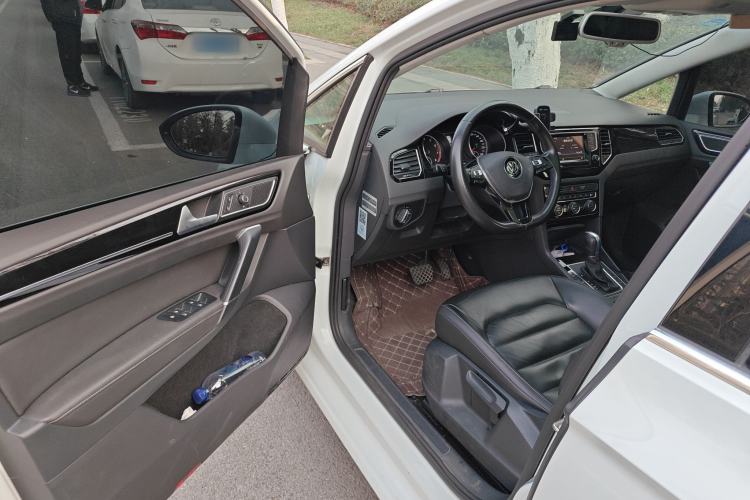 Used Volkswagen Golf 2015 1.4TSI Sportsvan Driver Seat