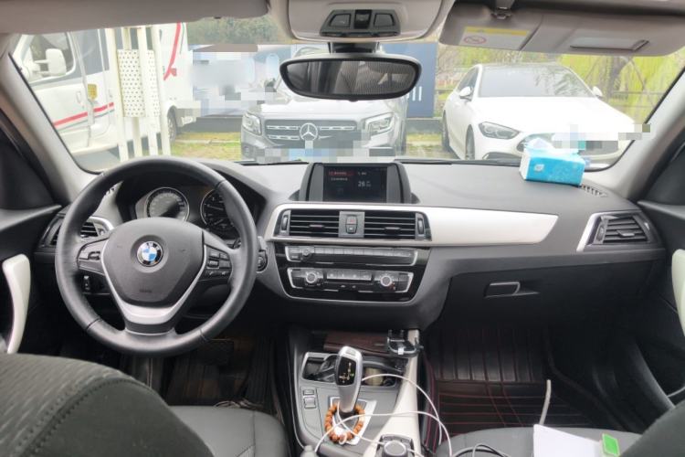 Used BMW 1 Series 2018 118i Leading Model Interior 2