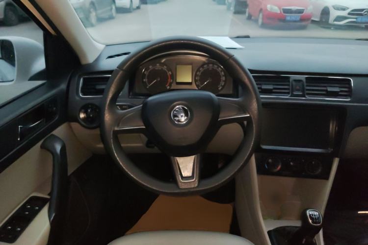 Used Skoda Rapid 2015 1.6L Manual Smart Selection Model