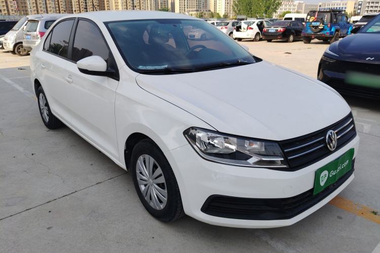 Used Volkswagen Santana 2016 1.4L Manual Fashion Edition Front Right 45 Deg