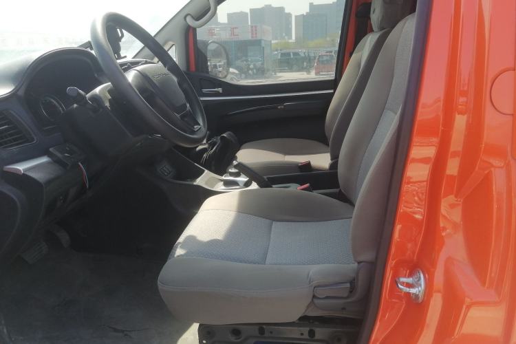 Used FORTHING Lingzhi M5 2023 Van Version Classic 2-Seater Left Front Seat