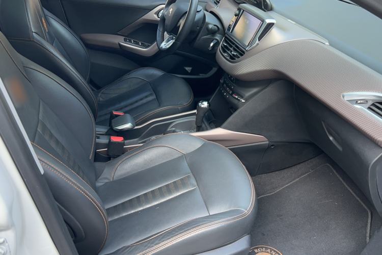 Used Peugeot 2008 2015 1.6THP Roland Garros Edition
