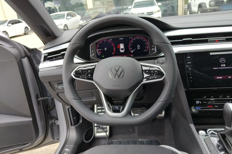 Used Volkswagen FAW-Volkswagen CC 2025 Model, Facelifted, 330TSI, Glamorous—Shared Edition Steering Wheel