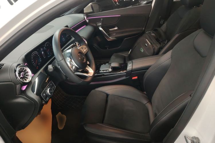 Used Mercedes-Benz A-Class 2022 Revised Version A 200 L Sport Sedan Fashionable Style