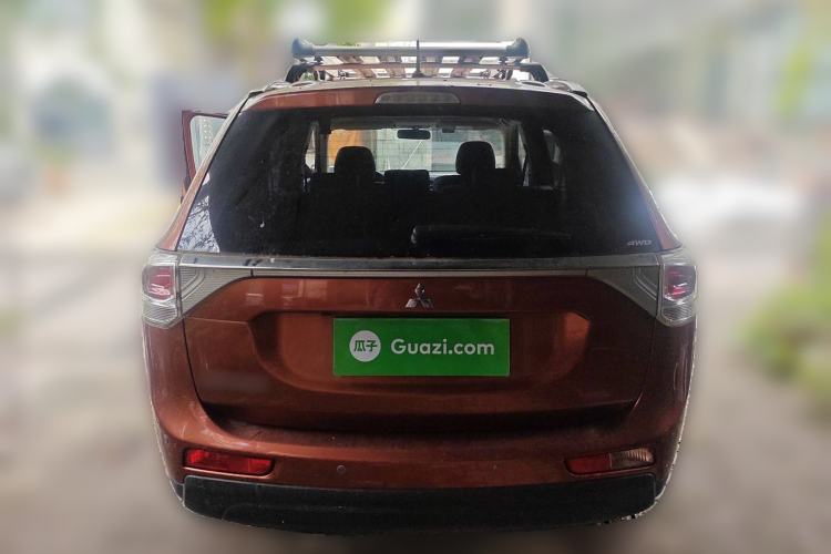 Used Mitsubishi Outlander 2013 2.4L Four-Wheel Drive Luxury Navigation Version 7 Seats