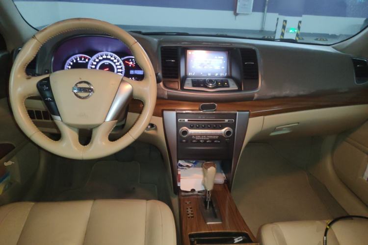 Used Nissan Teana 2011 2.0L XL Comfort Edition Center Console
