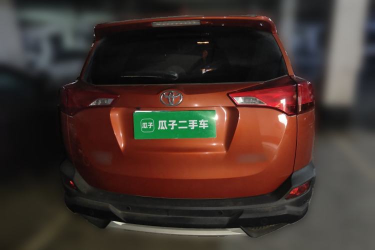 Used Toyota RAV4 2015 2.0L CVT Two-Wheel Drive Fashion Edition Rear