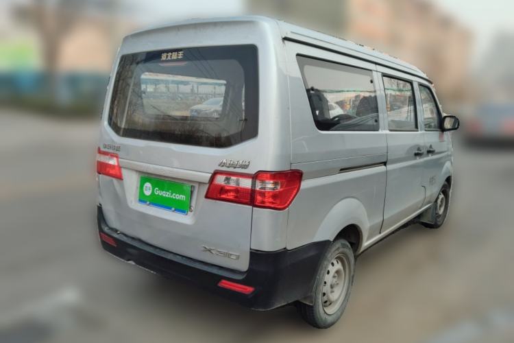 Used Jinbei Hiace X30 2023 1.5L Super-Comfortable Passenger Van 5/6/7-Seater Non-Air-Conditioned Version Model SWC15M