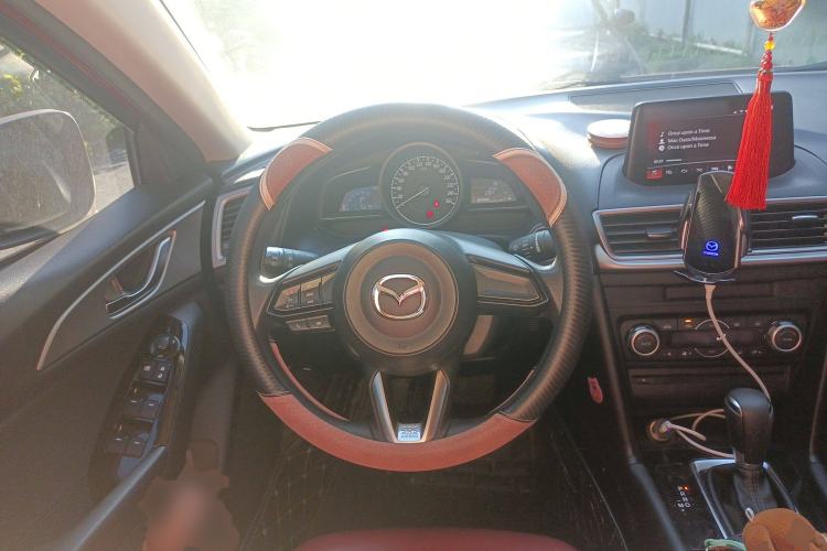 Used Mazda 3 Axela 2019 Cloud-Controlled Sedan 1.5L Automatic Luxury Model China VI Standard
