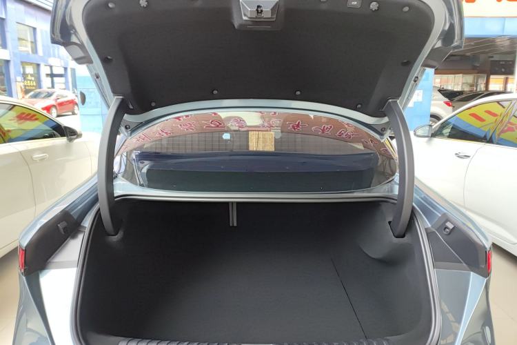 Used Lynk & Co 07 2024 EM-P 126 Long-Range Pro Trunk