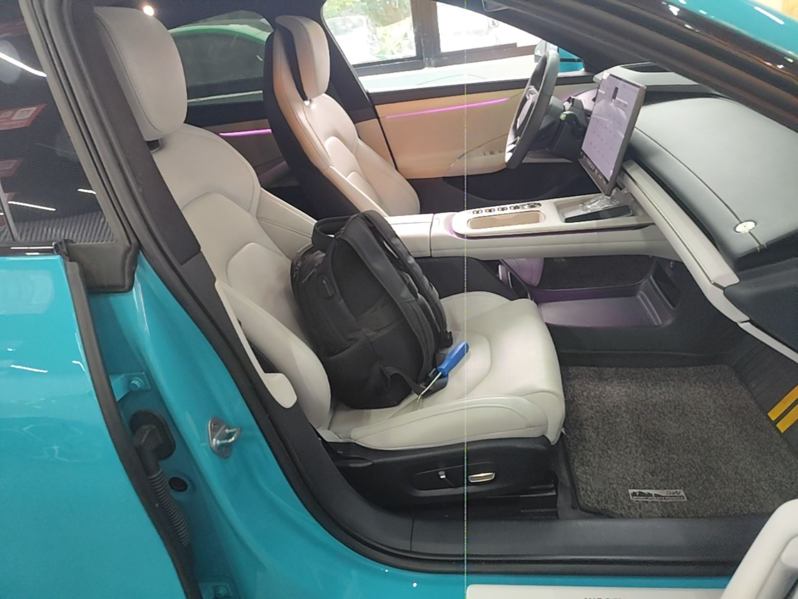 Xiaomi Auto SU7 2024 Four-Wheel-Drive Max Founder's Edition — снимка 19