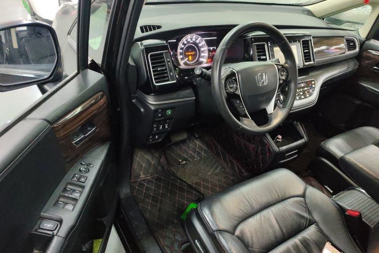 Used Honda Elysion 2016 2.4L Supreme Edition Driver Seat