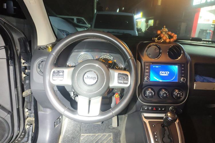 Used Jeep Compass 2014 2.0L two-wheel drive luxury version