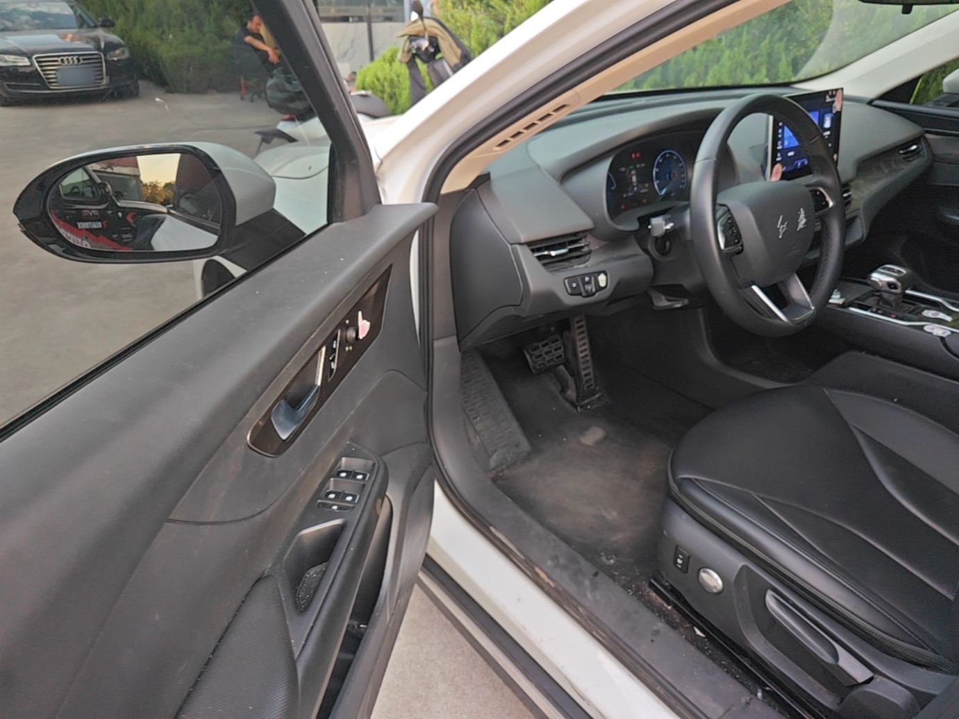 Hongqi E-QM5 2024 450km Range Commuter Version — снимка 18