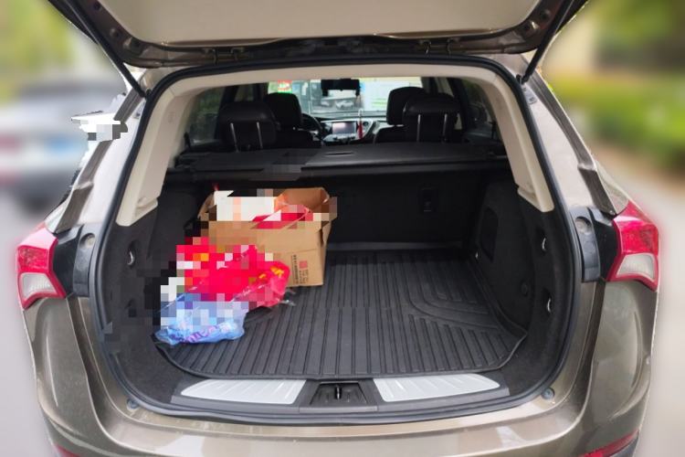 Used Buick Envision 2018 20T Two-Wheel-Drive Elite Model Trunk