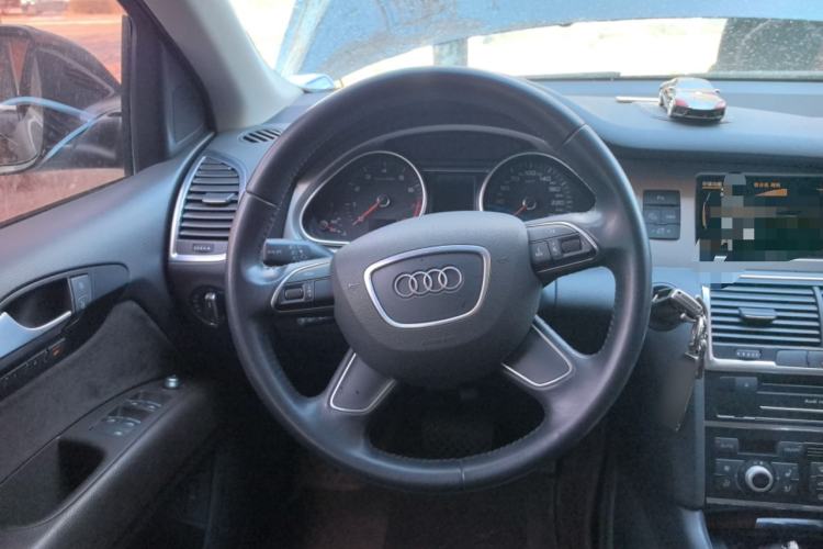 Used Audi Q7 2014 35 TFSI Ambition Edition Steering Wheel