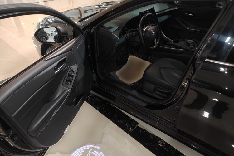 Used Toyota Avalon 2022 2.0L Ambition Edition
