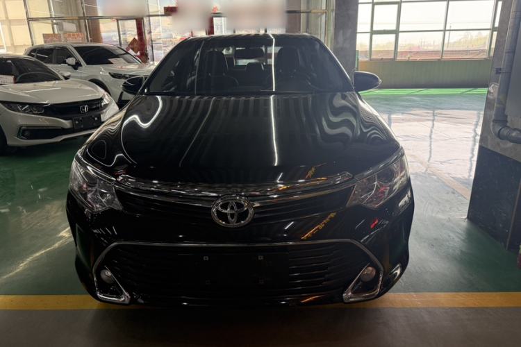 Used Toyota Camry 2016 2.0G 10th Anniversary Leading Edition
