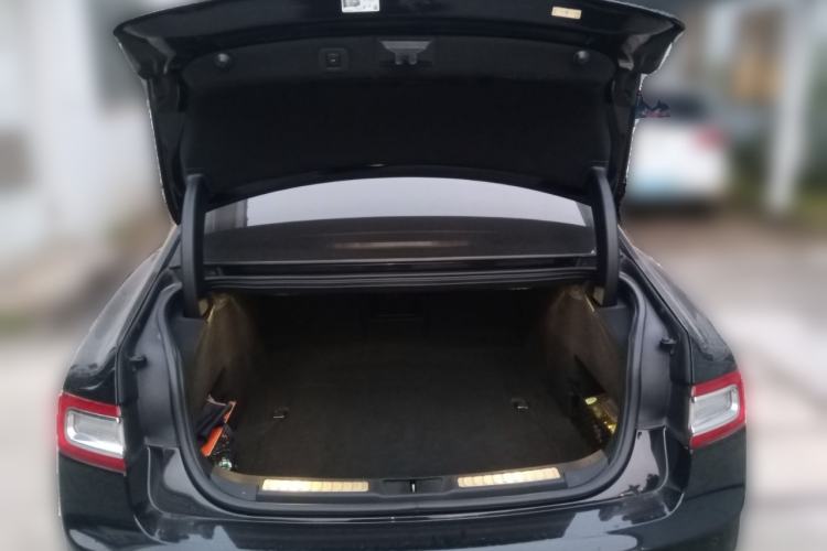 Used Lincoln Continental 2017 3.0T Four-Wheel Drive Prestige Edition Trunk