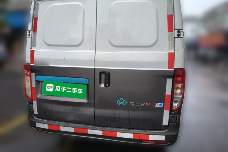 Used CHANGAN KUAYUE Xing V7 EV 2022 High-End Model with 240 km Rear