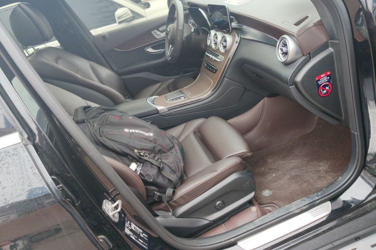 Used Mercedes-Benz GLC 2022 Second Facelift GLC 260 L 4MATIC Luxury Edition Right Front Seat