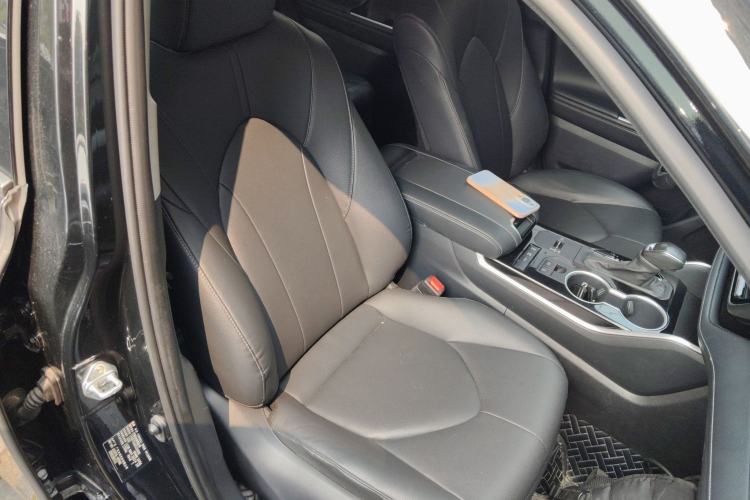 Used Toyota Highlander 2022 Dual-Engine 2.5L Four-Wheel Drive Luxury Edition 7 Seats Right Front Seat