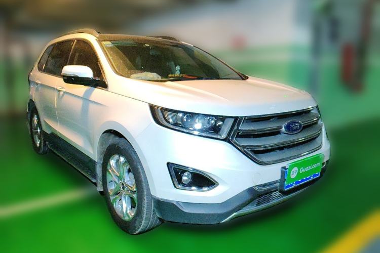 Used Ford Edge 2018 EcoBoost 245 Four-Wheel Drive Titanium 7-Seater Front Right 45 Deg