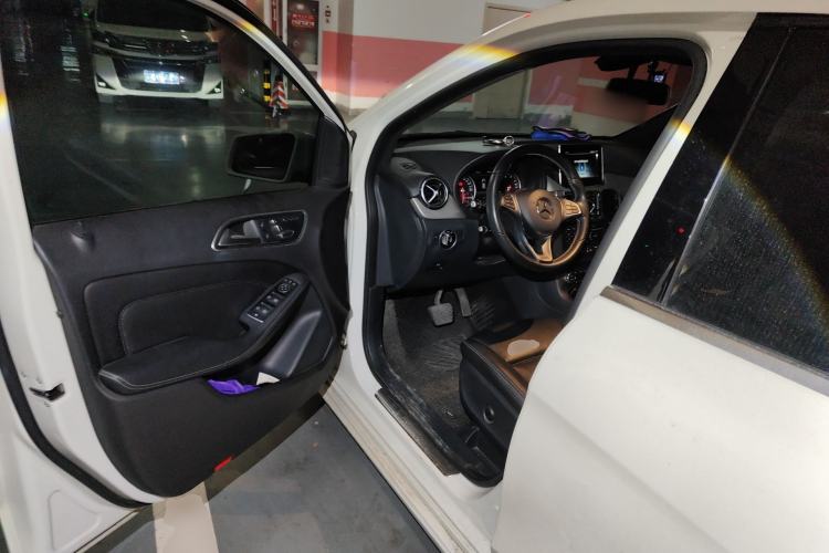 Used Mercedes-Benz B-Class 2016 B 200 Exclusive Edition Driver Seat