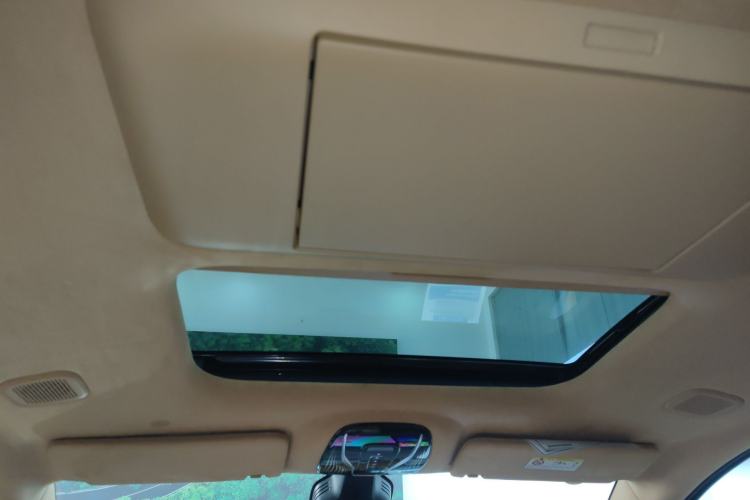 Used VOYAH Dream 2025 PHEV Four-Wheel-Drive Flagship Kunpeng Edition Headliner