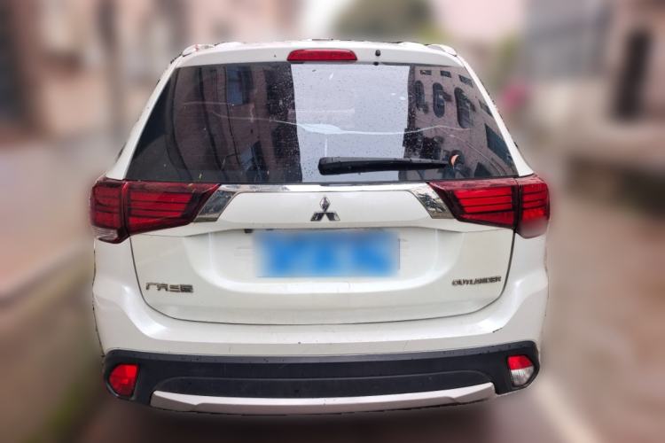 Used Mitsubishi Outlander 2018 2.0L Two-Wheel Drive Glory Edition 5 Seats
