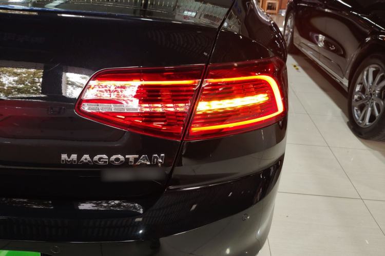 Used Volkswagen Magotan 2019 330TSI DSG Luxury Version China VI Standard Right Rear Taillight