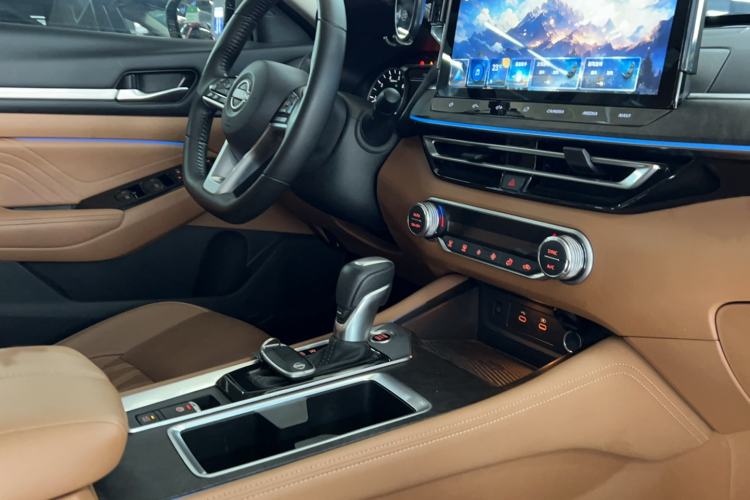 Used Nissan Teana 2022 2.0L XL-Upr Enjoyment Edition Interior 12