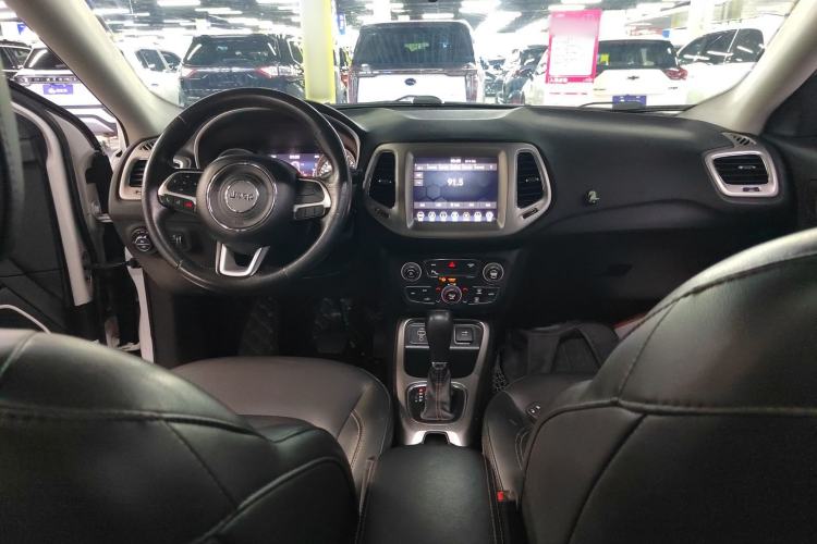 Used Jeep Compass 2017 200T Automatic Family Edition Center Console