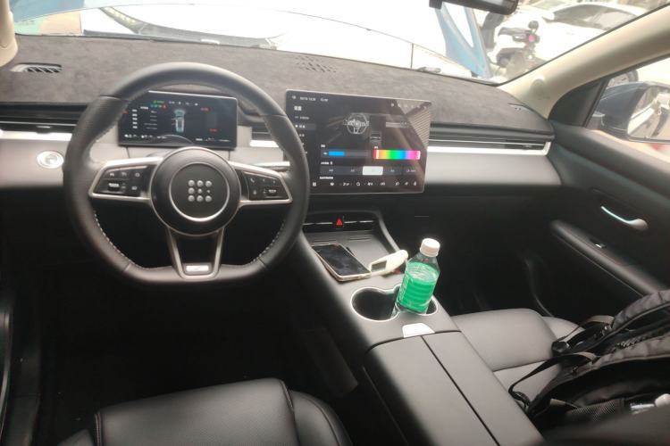 Used Landian E5 PLUS 2025 165 km Long-Range Version PLUS 7-Seater