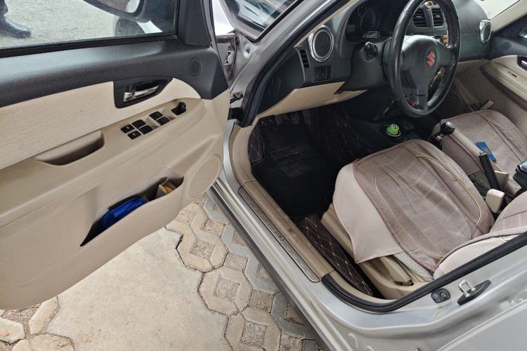 Used Suzuki SX4 S-Cross 2011 1.6L Manual Comfort Version
