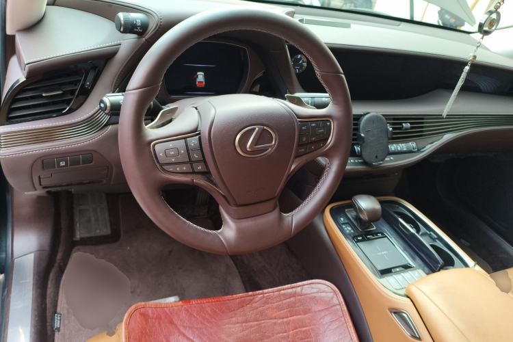 Used Lexus LS 2020 500h Excellence Edition China VI standard Steering Wheel
