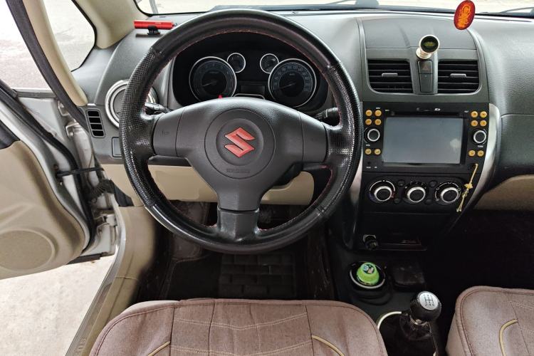 Used Suzuki SX4 S-Cross 2011 1.6L Manual Comfort Version
