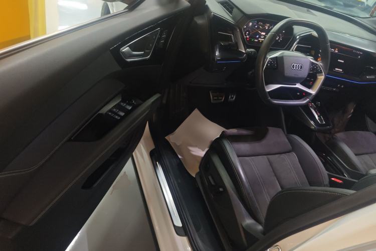 Used Audi Q4 e-tron 2022 50 e-tron quattro Visionary Edition
