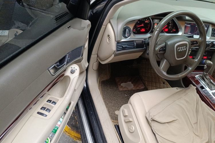 Used Audi A6L 2011 2.0 TFSI automatic Comfort trim
