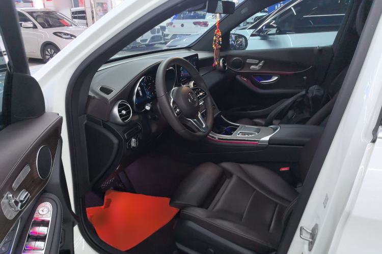 Used Mercedes-Benz GLC 2022 Second Facelift GLC 260 L 4MATIC Luxury Edition Left Front Seat