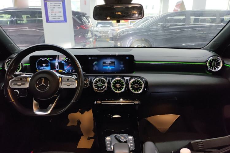 Used Mercedes-Benz A-Class 2022 Revised Version A 200 L Sport Sedan Fashionable Style