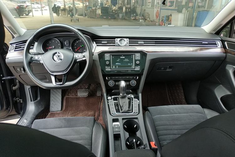 Used Volkswagen Magotan 2018 330TSI DSG Luxury Model