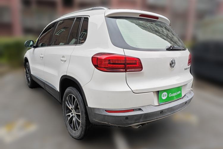 Used Volkswagen Tiguan 2015 1.8TSI Automatic Two-Wheel Drive Luxury Model Rear Left 45 Deg