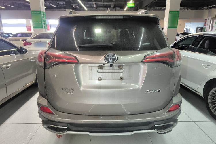 Used Toyota RAV4 2018 2.0L CVT Two-Wheel Drive Fashion X Edition