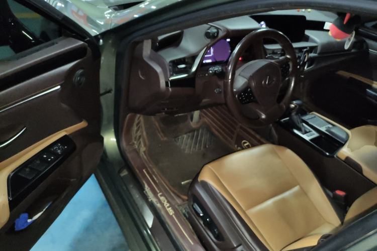 Used Lexus ES 2020 200 Excellence Edition Driver Seat