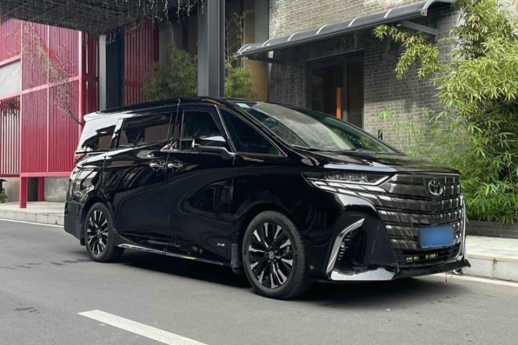 Used Toyota Alphard 2024 Dual-Engine 2.5L Deluxe Edition